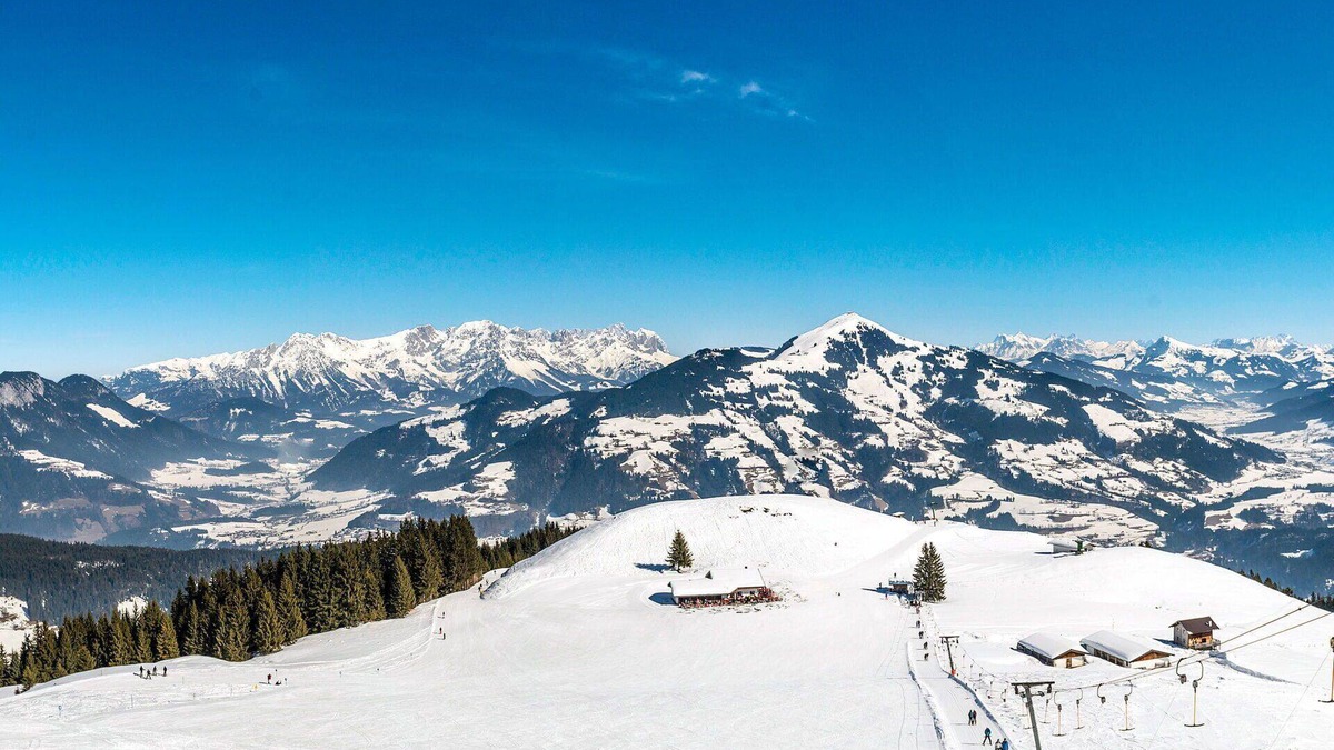 Oberau Apartment | Beautiful apartment for 4 guests with WIFI, TV, balcony and panoramic view