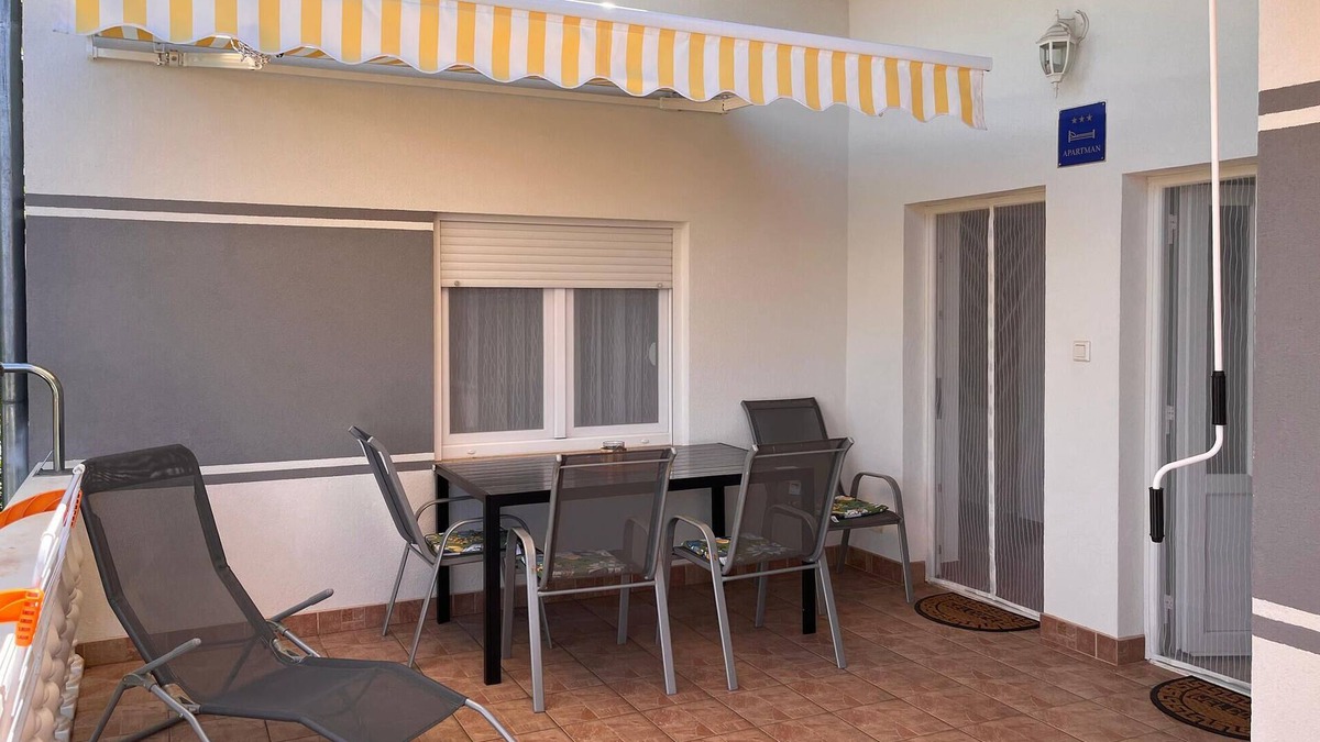 Gornji Karin Apartment | Beautiful apartment in Gornji Karin