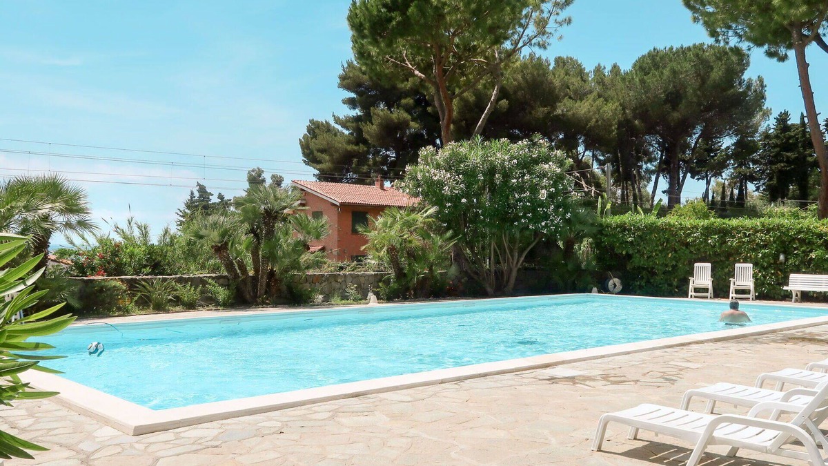 Latte Apartment | Beautiful apartment for 4 guests with A/C, pool, WIFI, TV, terrace and pets allowed