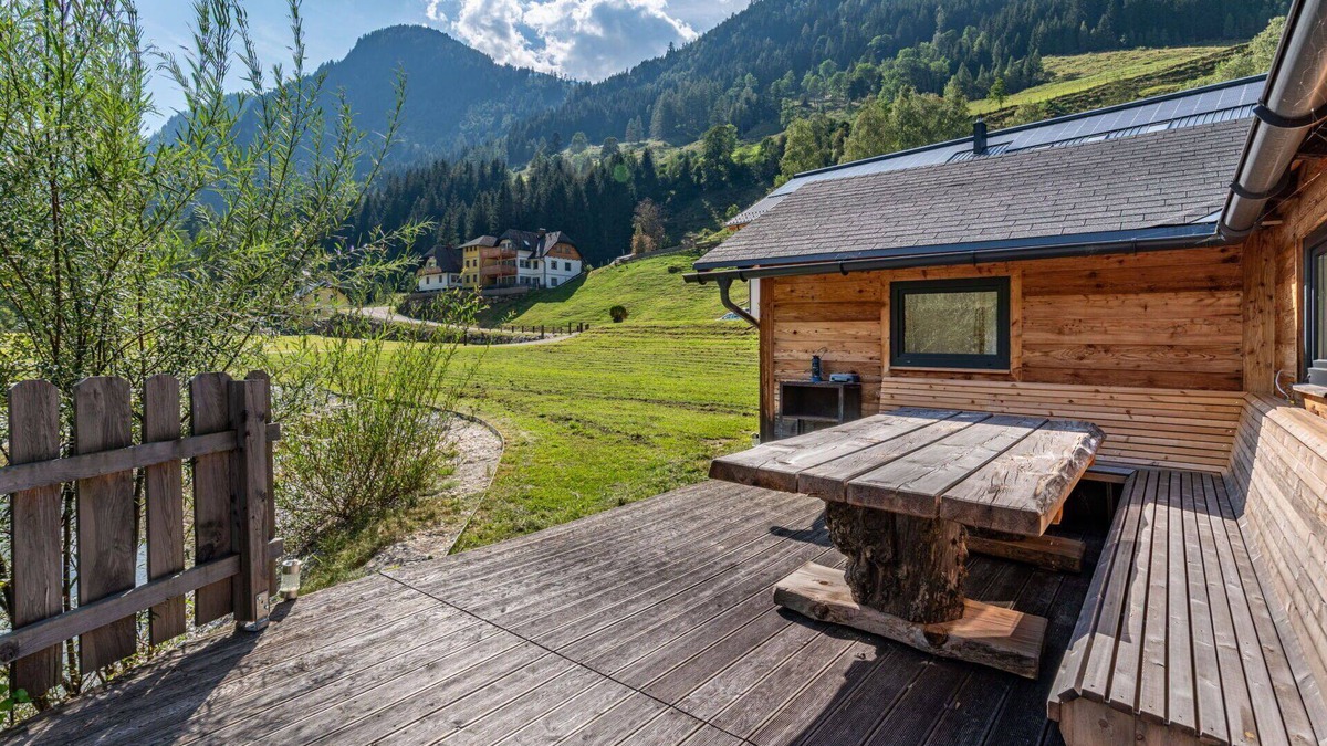 Solk Apartment | Beautiful apartment for 4 people with hot tub, WIFI, TV and patio