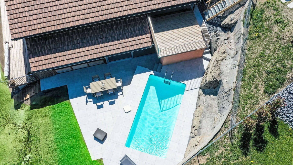 Collombey-Muraz Apartment | Beautiful apartment for 4 people with WIFI, pool, TV, terrace, pets allowed and panoramic view