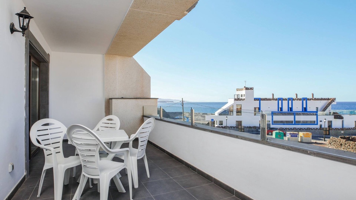 El Cotillo Apartment | Beautiful Apartment “2 dormitorios Vista Mar” with Sea View, Wi-Fi, Terrace & Shared Pool