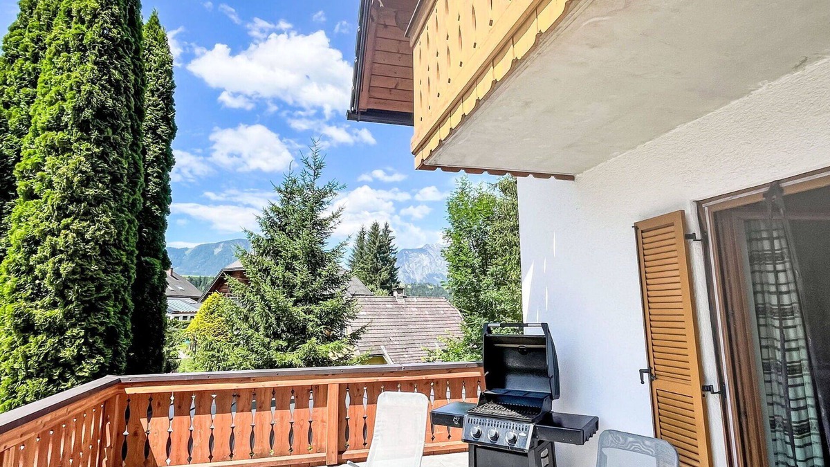 Grosssoelk Apartment | Beautiful apartment for 12 people with hot tub, WIFI, TV, terrace and panoramic view