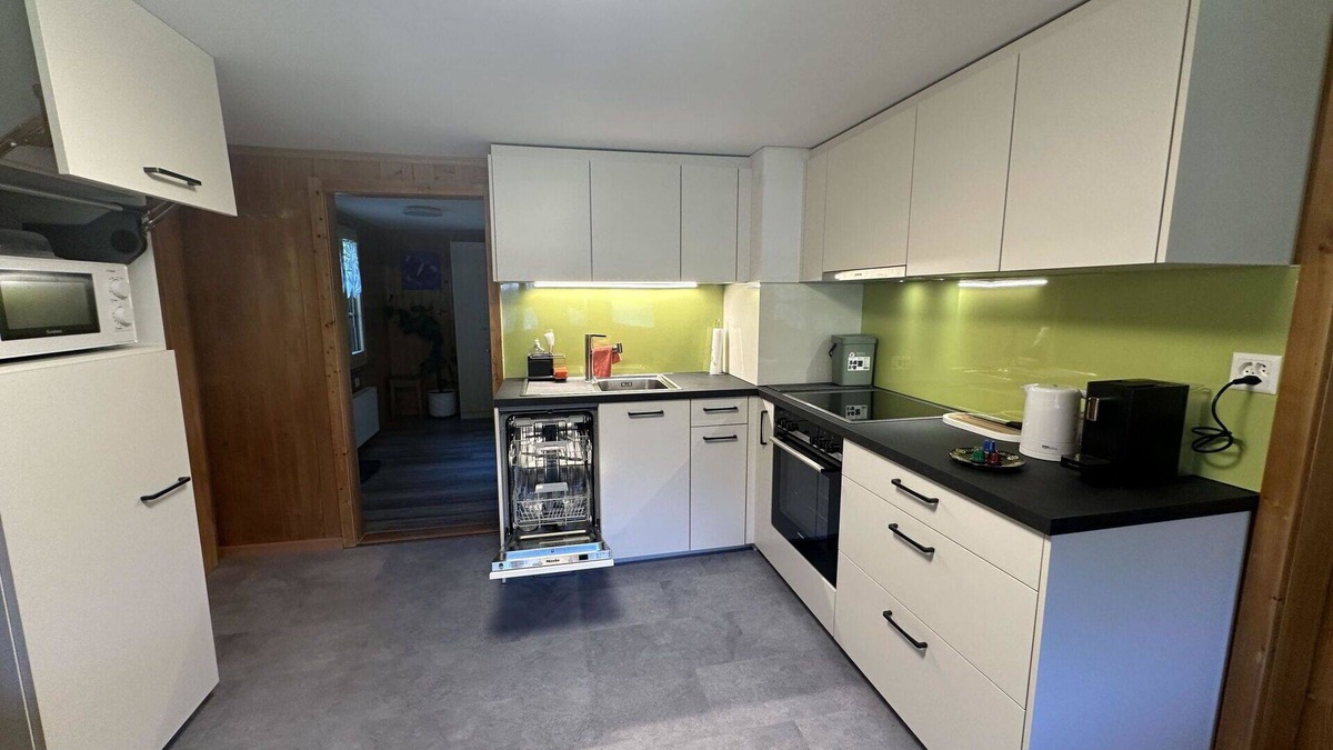 Frutigen Apartment | Beautiful apartment for 5 guests with TV and balcony