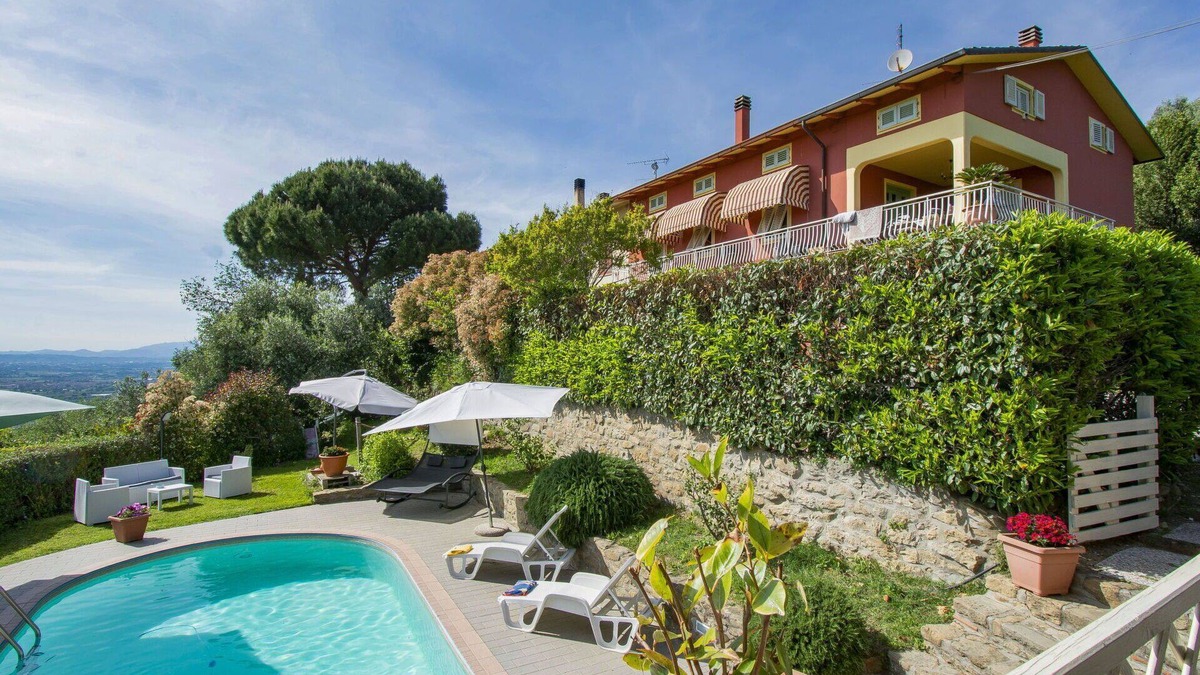 Giugnano Apartment | Beautiful apartment for 10 guests with private pool, WIFI, TV, patio and pets allowed