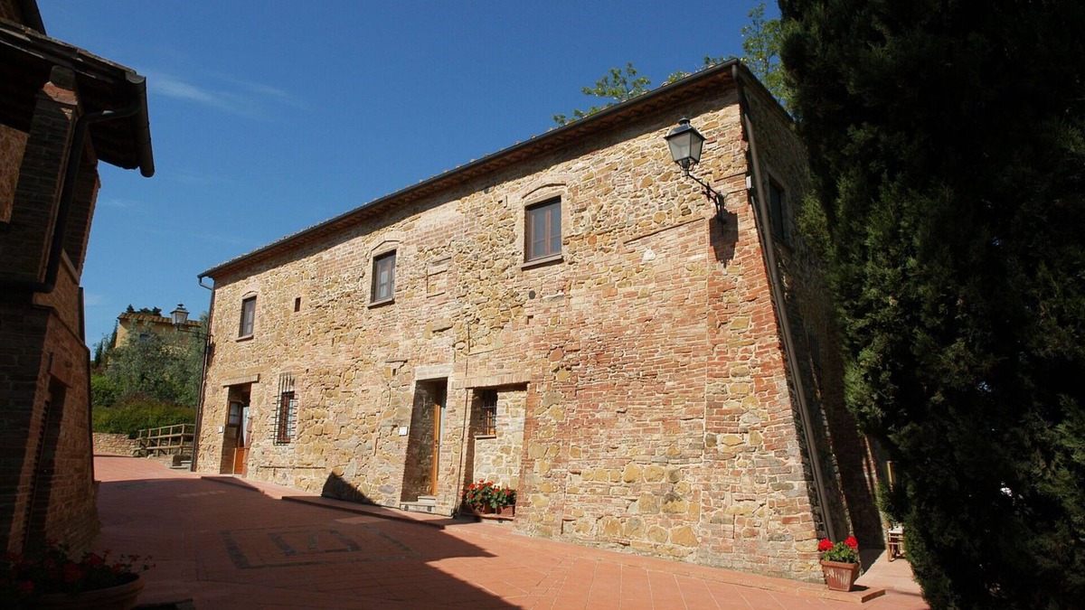 Montaione Apartment | Beautiful apartment for 8 people with WIFI, pool, A/C, TV and pets allowed, close to San Gimignano