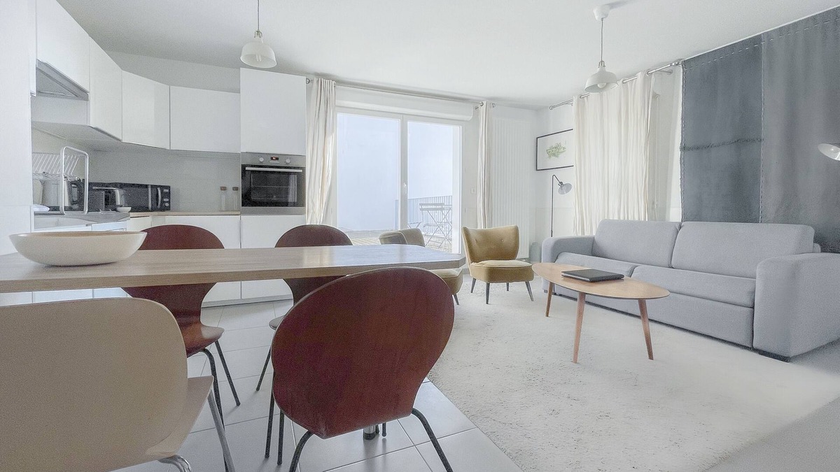 Saint-Bruno - Saint-Victor Apartment | Beautiful apartment for 4 people with parking, near Cité du Vin