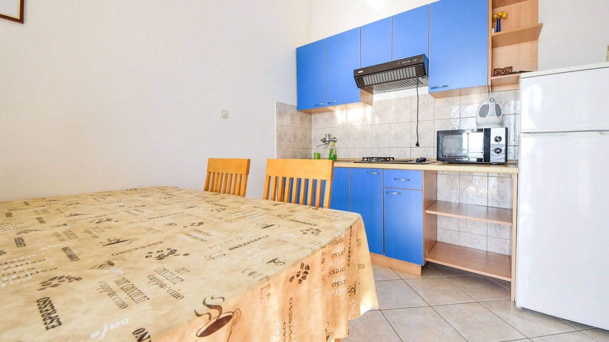 Tribanj Apartment | Beautiful apartment for 4 people with A/C, WIFI, TV and terrace