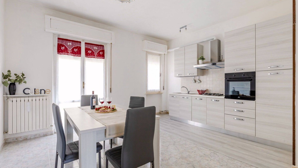 Loreto Apartment | Beautiful apartment for 5 people with WIFI, TV, terrace and panoramic view, close to Porto Recan.