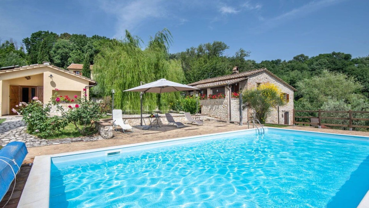 Fornole Apartment | Beautiful apartment for 5 people with WIFI, pool, A/C and TV