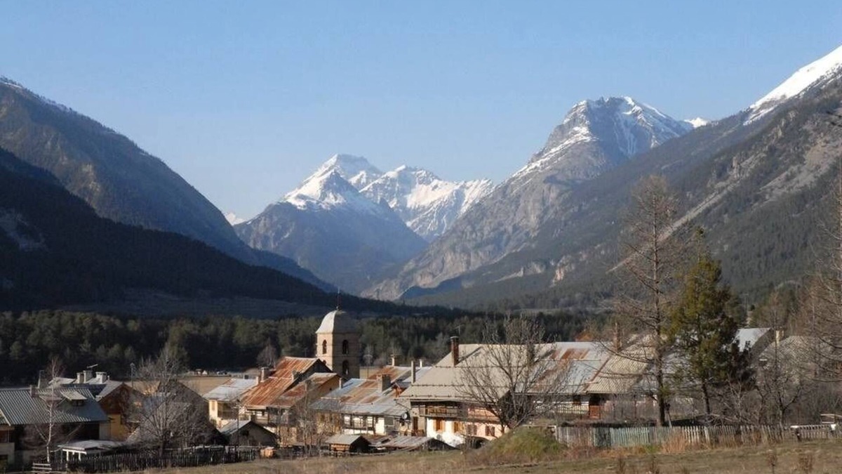 Montgenevre Apartment | beautiful apartment labeled in a village house LES ALBERTS MONTGENEVRE