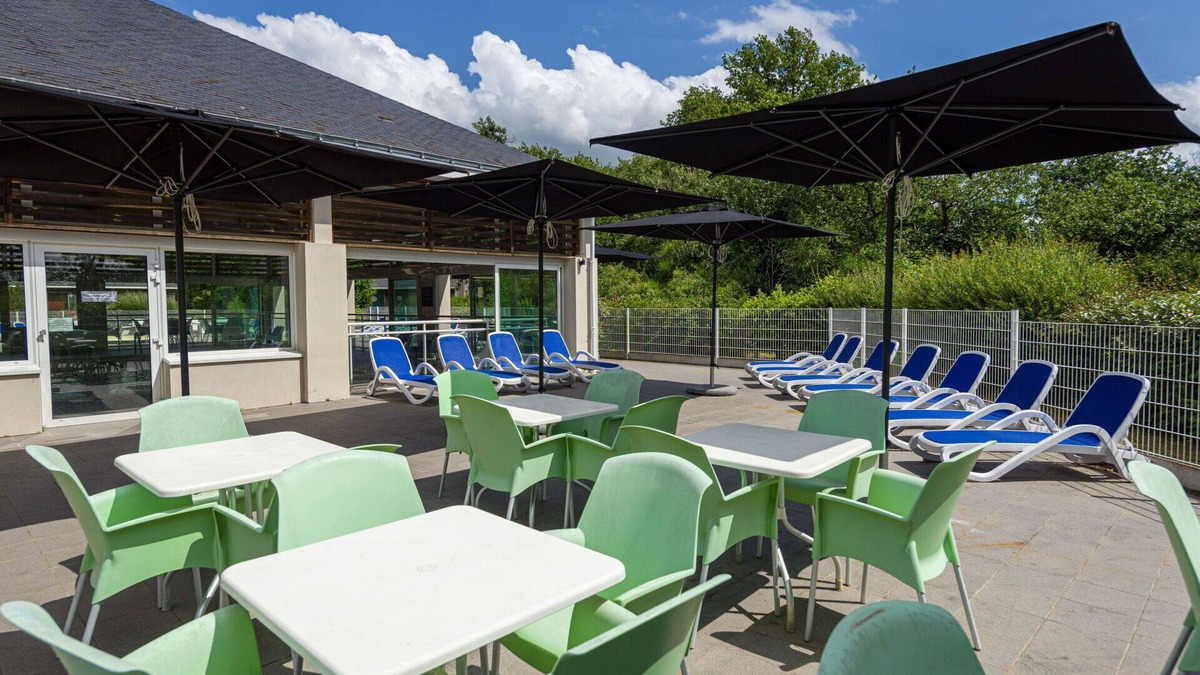 Saumur House | Beautiful apartment in villa for 5 people with pool, internet, TV, terrace and pets allowed