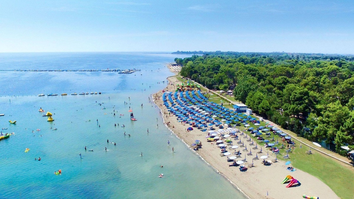 Grado House | Beautiful apartment in villa for 5 people with WIFI, A/C, pool, terrace and parking