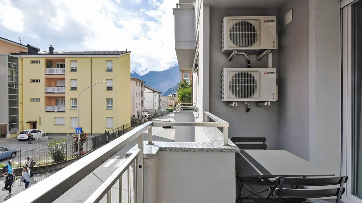 Chiavenna Apartment | Beautiful apartment for 4 guests with A/C, WIFI, TV and terrace
