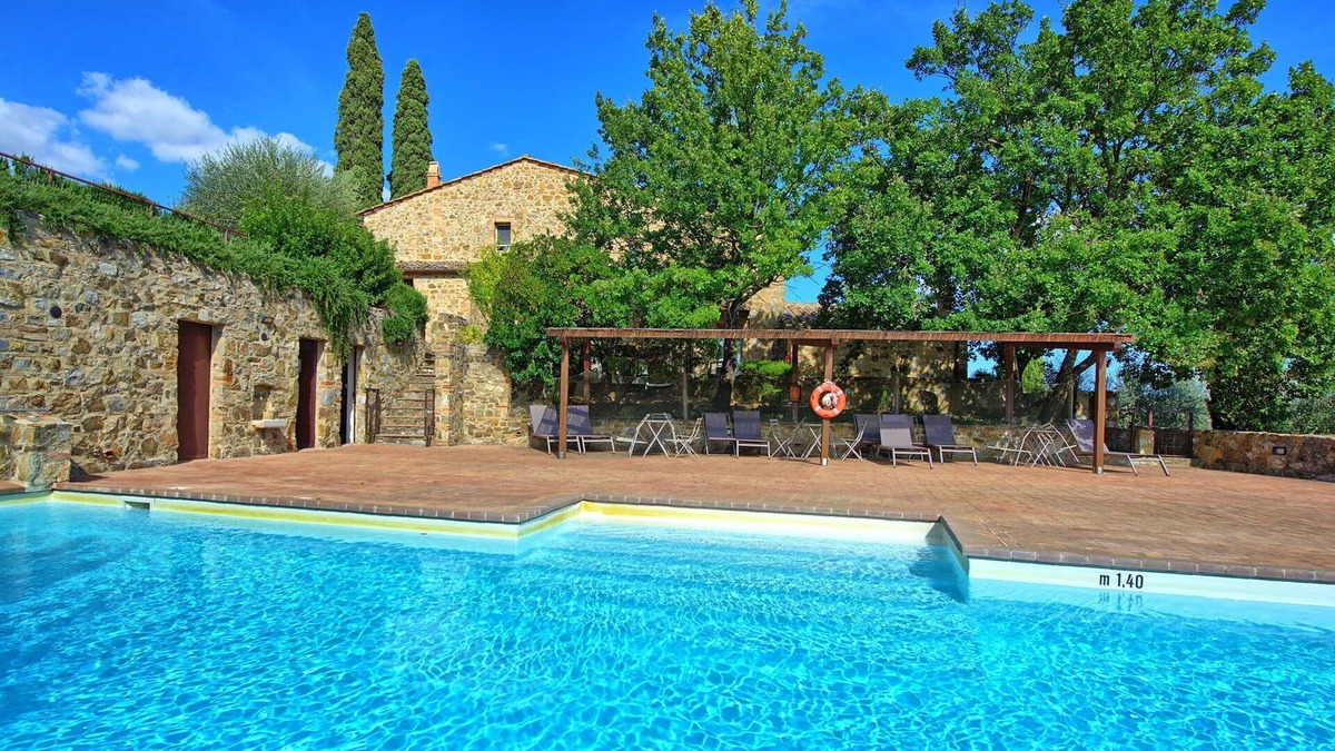 Montalcino Apartment | Beautiful apartment for 3 guests with pool, A/C, TV, pets allowed and panoramic view