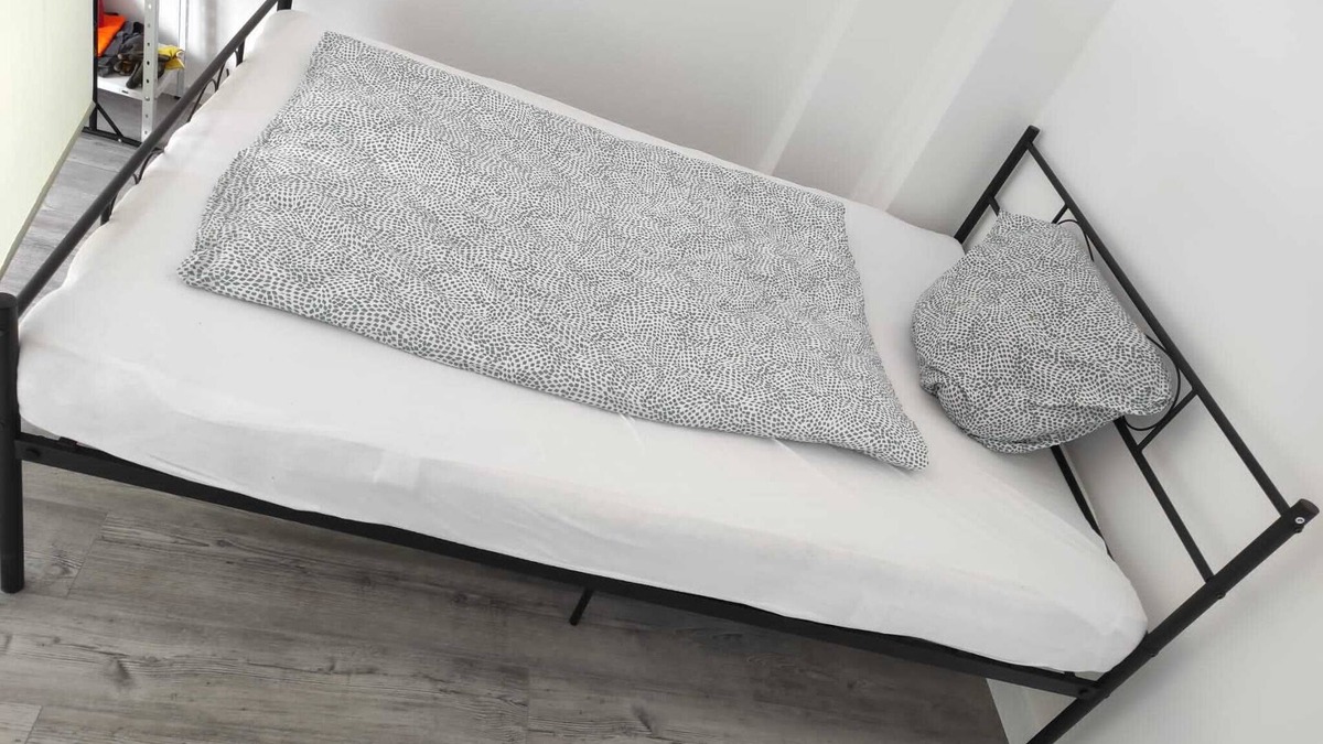 Zeitz Apartment | Beautiful apartment on the roof floor for 5 people