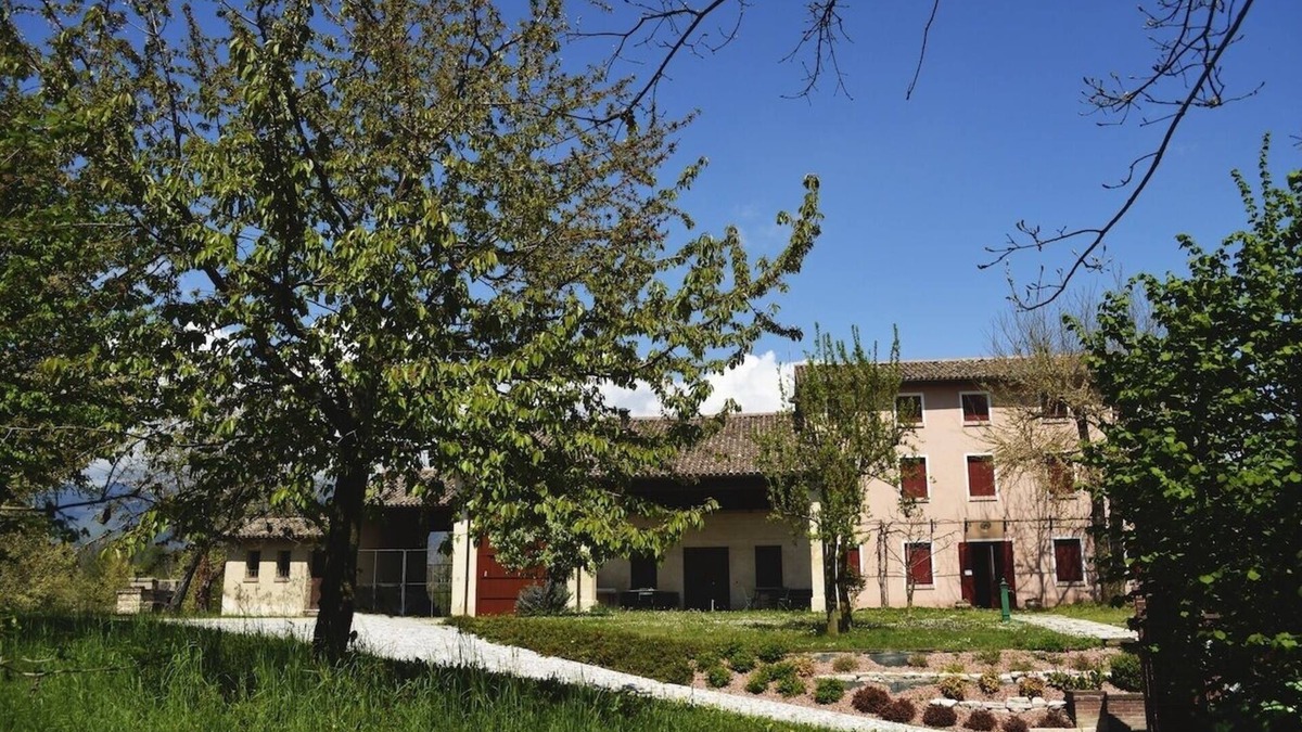 San Zenone degli Ezzelini Apartment | Beautiful apartment surrounded by greenery a stone's throw from the mountains