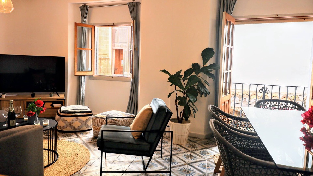 Marbella City Centre Apartment | Beautiful Apt in Heart of Old Town, Views into Church, Roof Deck, Walk to Beach