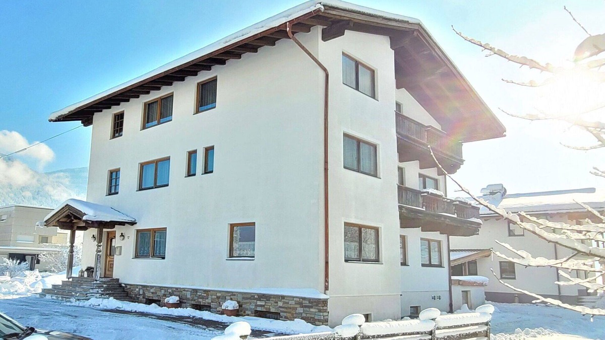 Strass im Zillertal House | Beautiful private villa for 24 people with WIFI, TV and balcony