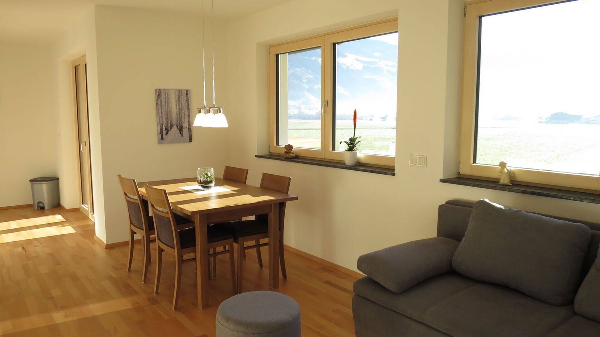 Strass im Zillertal Apartment | Beautiful apartment for 4 people with WIFI, TV and balcony