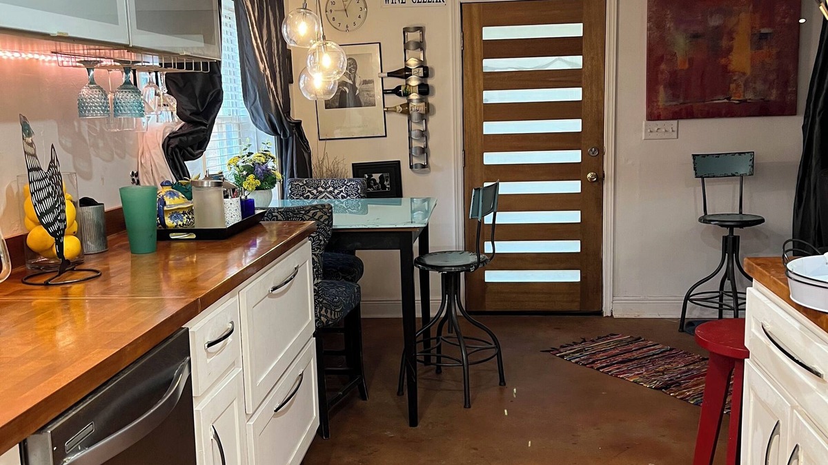 Stone Mountain Apartment | Beautiful basement apartment with Garden