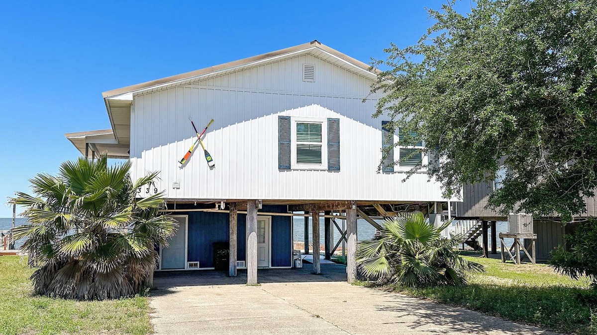 Royal Lagoons House | Beautiful Bayfront home that your family will love!