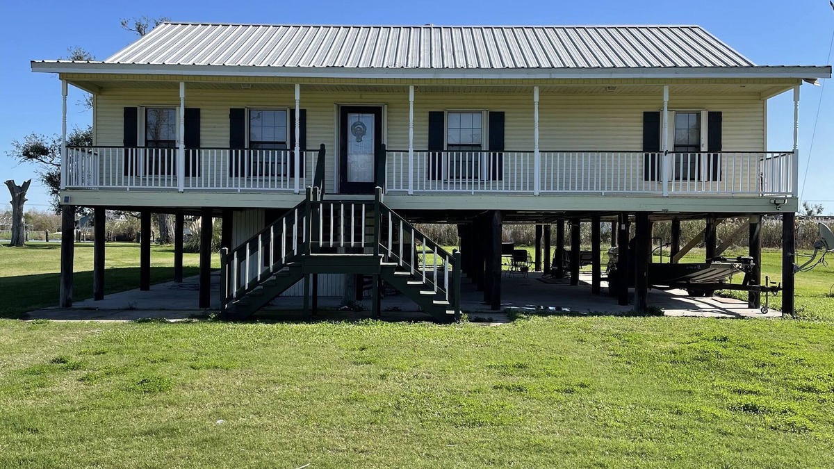 Dulac House | Beautiful Bayouside