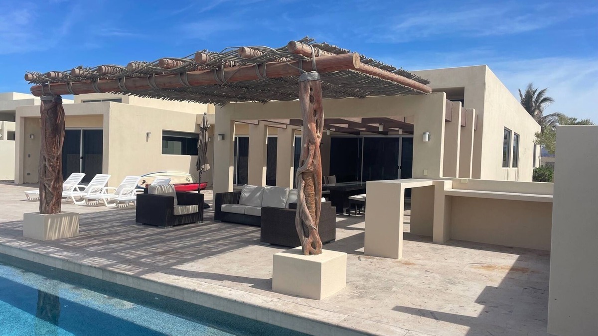 La Ribera Villa | Beautiful Beachfront Villa