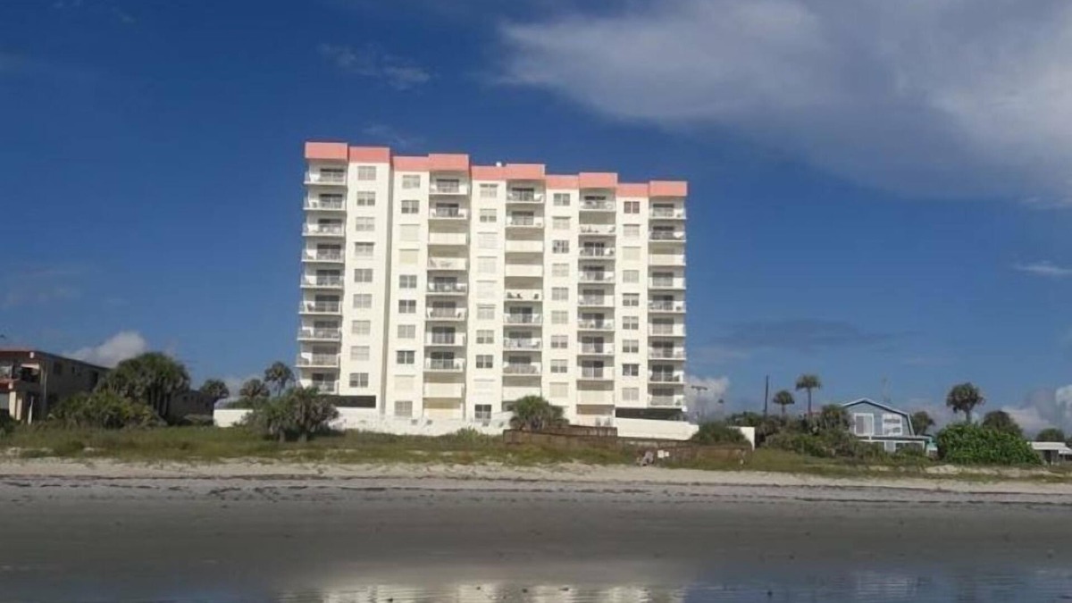 Seawinds Condo Condo | Beautiful Beachside Condo in Ormond-by-the-Sea