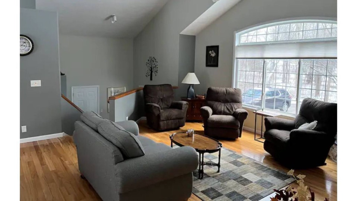 Holland House | Beautiful Bi-level home in Holland Michigan