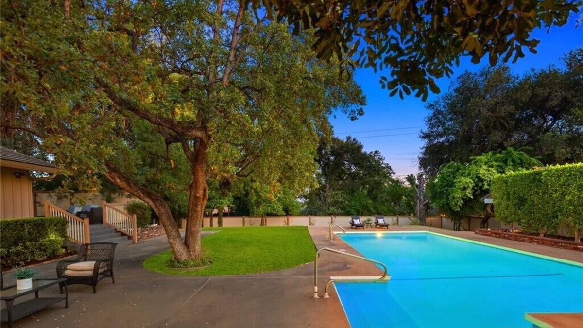 Arcadia House | Beautiful big house: 5bedrooms with pool in Arcadia