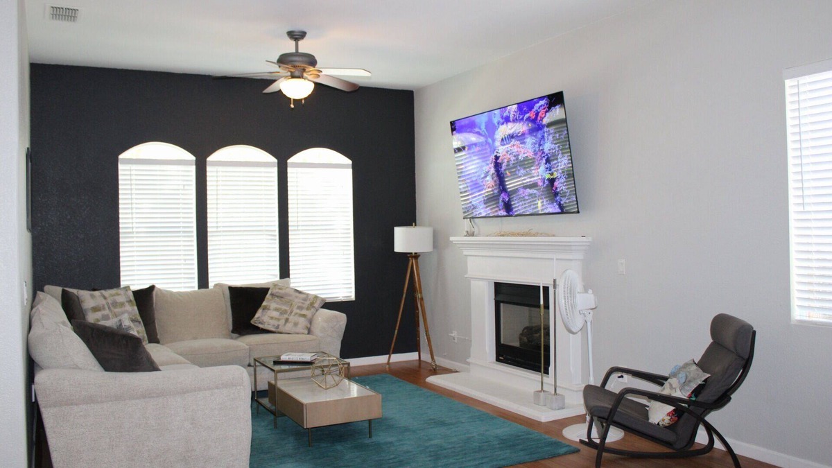 Highland Reserve House | Beautiful Big House, Great LOCATION & Neighborhood