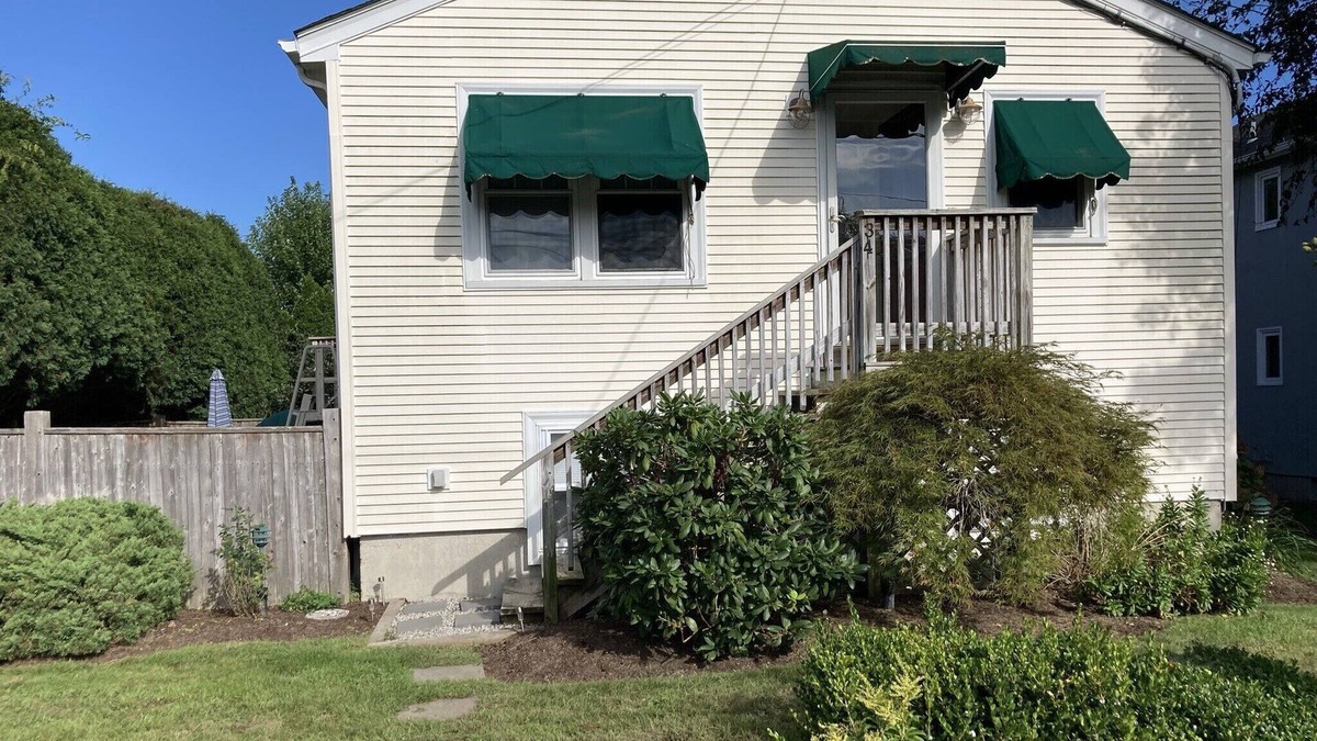 Bonnet Shores House | Beautiful Bonnet Shores—New listing in Narragansett