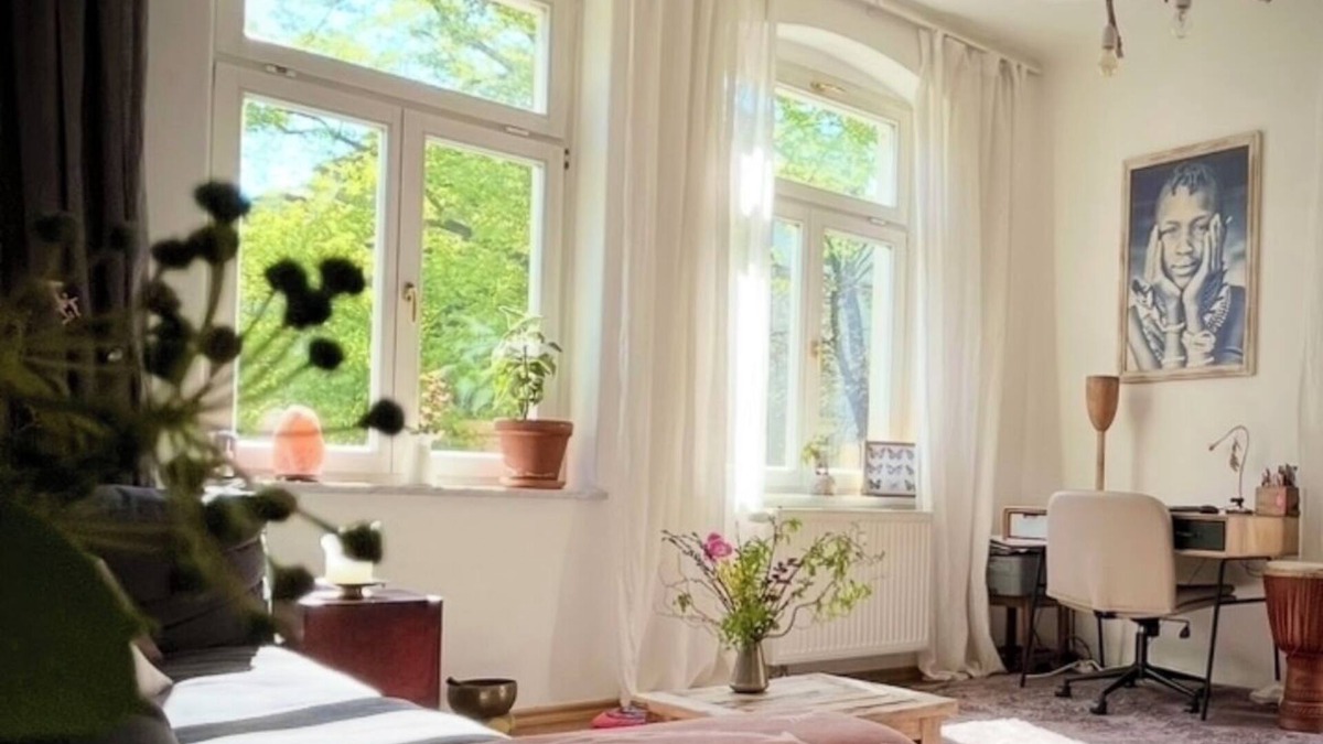 Striesen Apartment | Beautiful Bright Apartment in Blasewitz Right by the Park and Close to the Elbe