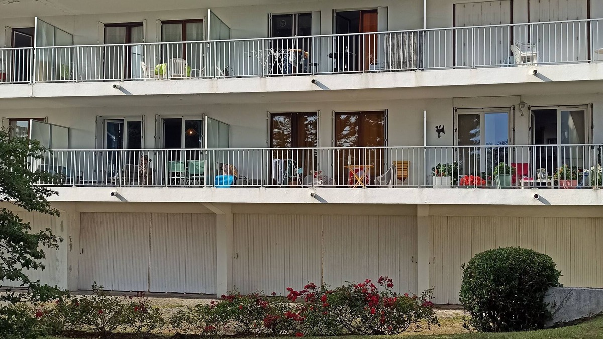 Le Pouliguen Apartment | Beautiful, bright studio with balcony, seafront