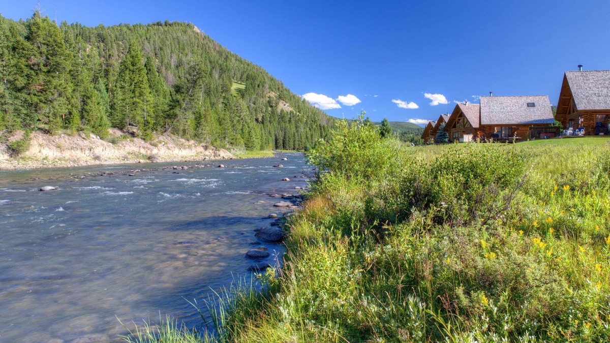 Gallatin Gateway House | Beautiful cabin on Gallatin River in Big Sky, MT! Near Big Sky & Yellowstone!