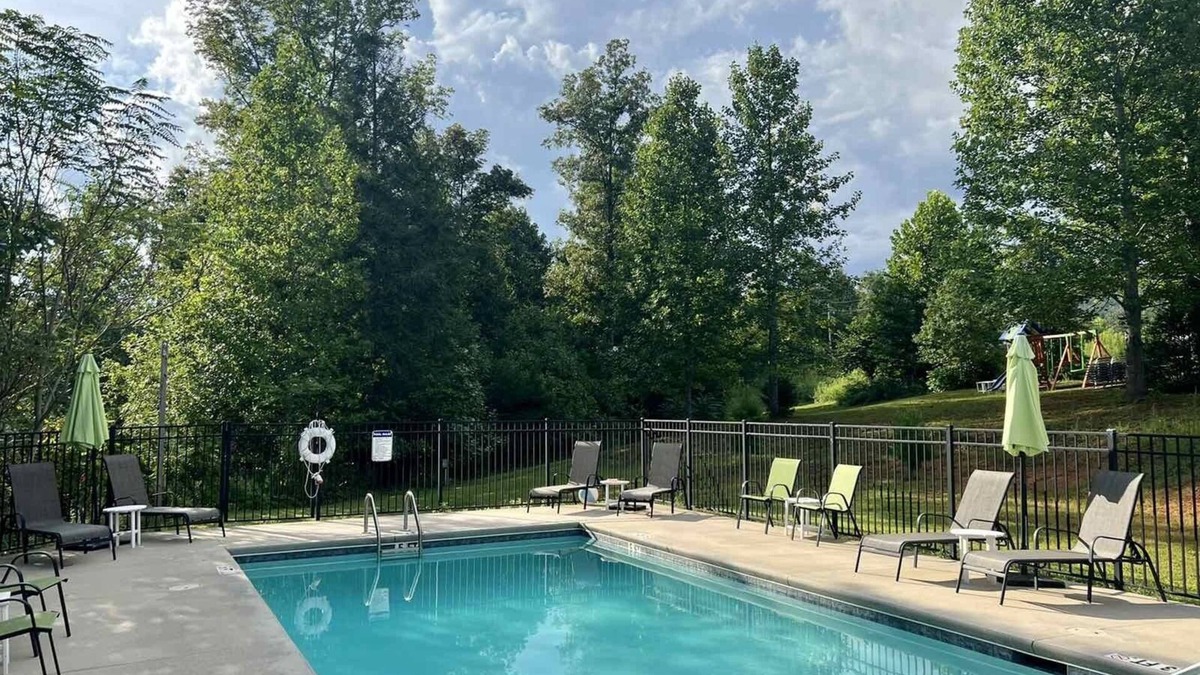 Vein Mountain Cabin | Beautiful Cabin few minutes away from Lake Lure and Chimney Rock