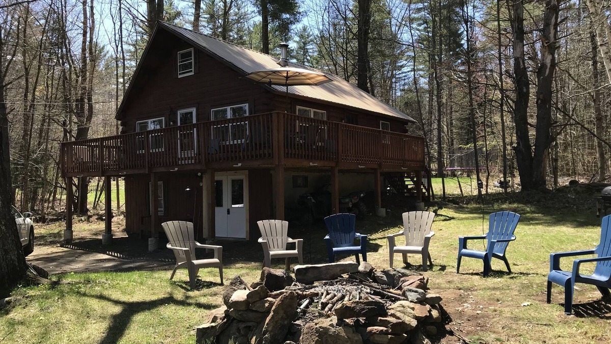 Woodsville Cabin | Beautiful Cabin Getaway