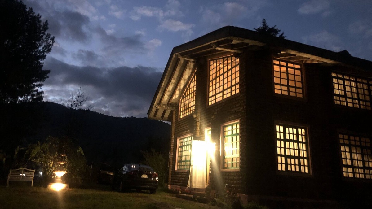 Huitzilac Ski Chalet | Beautiful Cabin in Nature