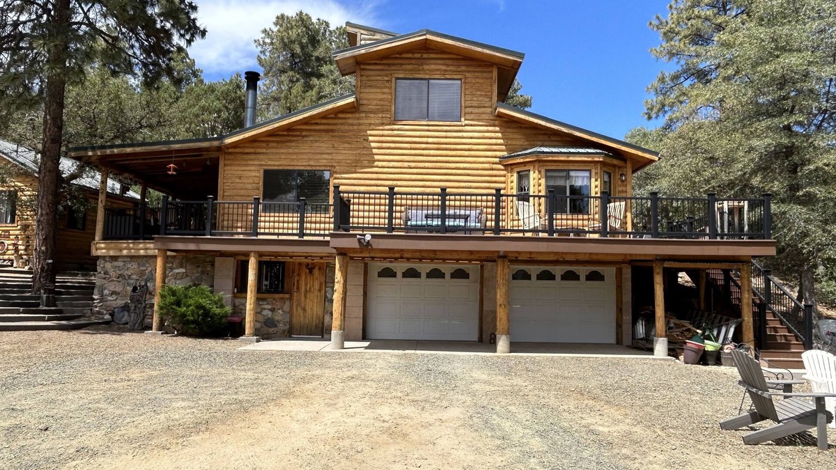 Crown King Cabin | Beautiful Cabin in the historic town of Crown King