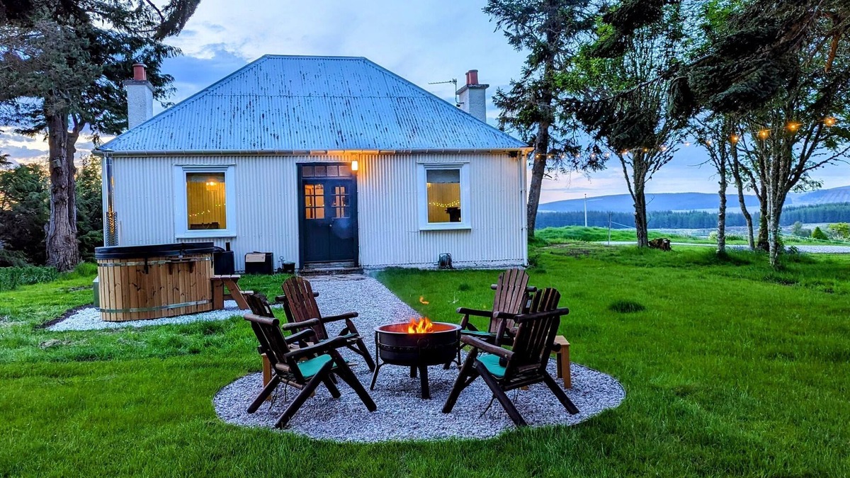 Lairg Cabin | Beautiful cabin nestled in a private Estate in the Scottish Highlands,