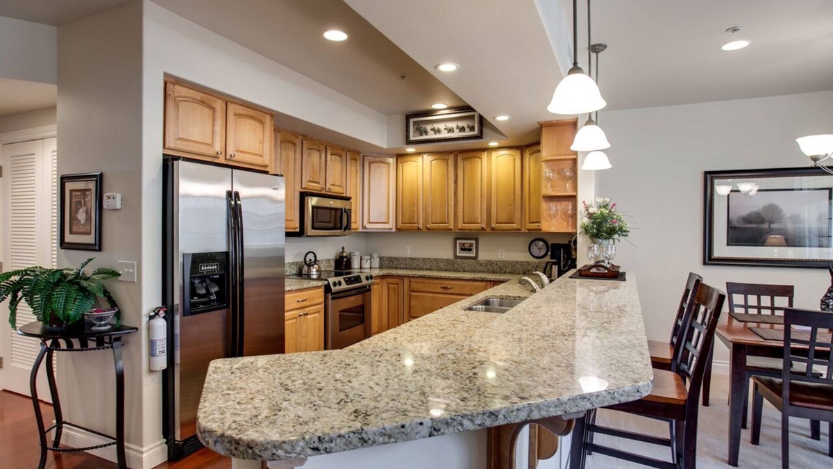 Leavenworth Condo | Beautiful central downtown condo close to everything! Sun&Ski Condo