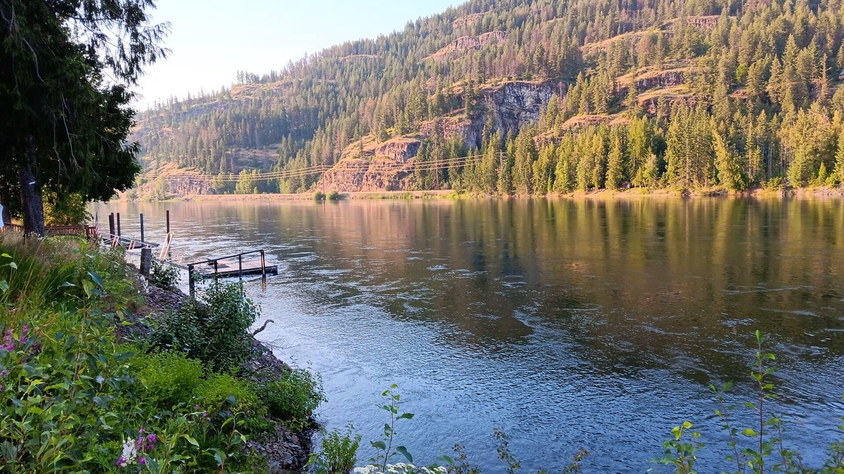 Clark Fork RV Rental | Beautiful Clark Fork Riverside RV site