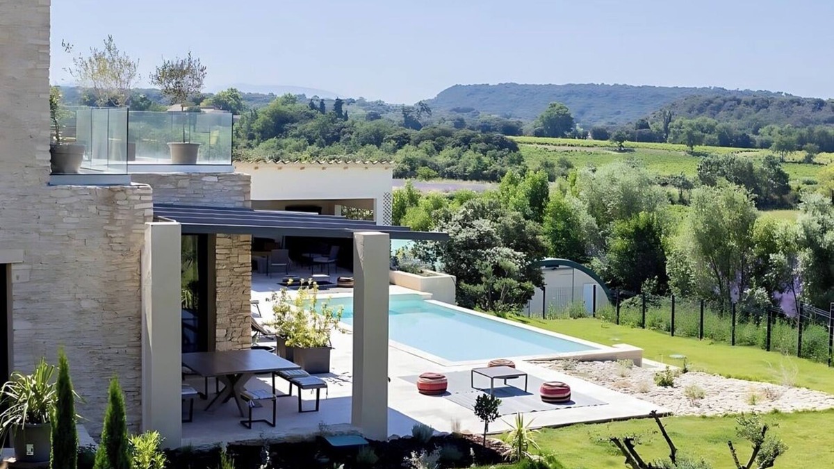 Montbrison-sur-Lez House | "Beautiful Contemporary House with Infinity Pool and View of Mont Ventoux"