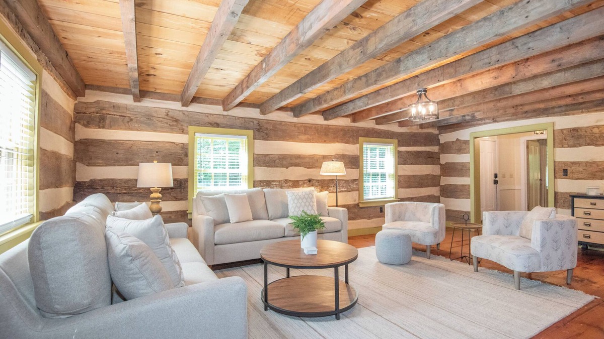 Nottingham House | Beautiful Colonial Style Home in Nottingham PA