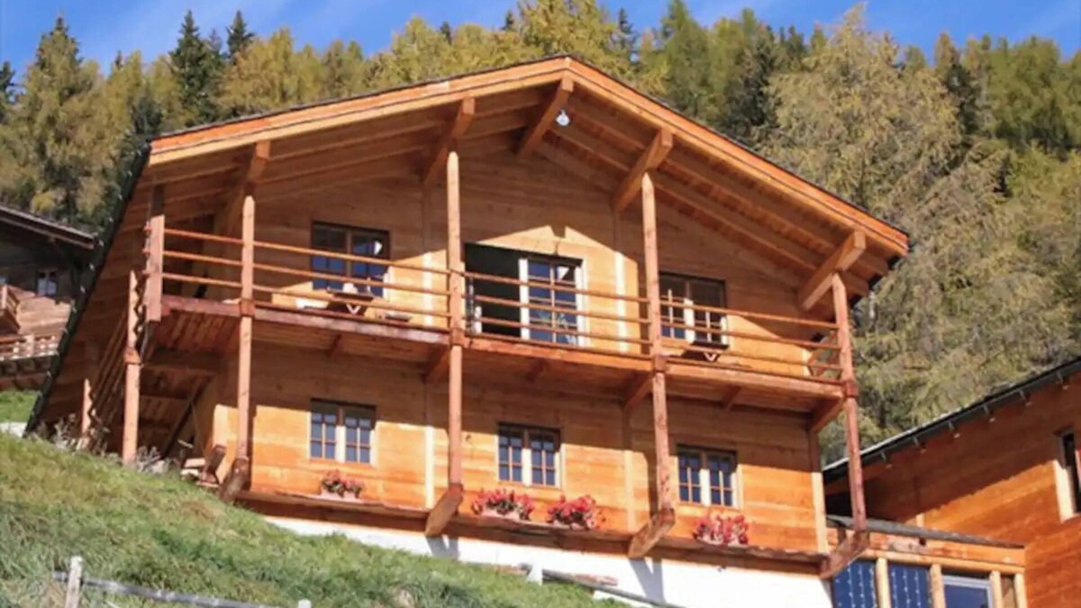 Saint-Luc Ski Chalet | Beautiful, comfortable chalet for 8 people with a splendid view. Bright and spacious, on two floors,