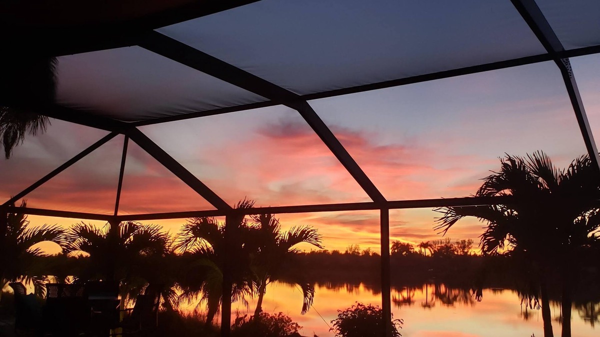 Naples House | Beautiful completely renovated house with pool on golf course lake with sunsets!