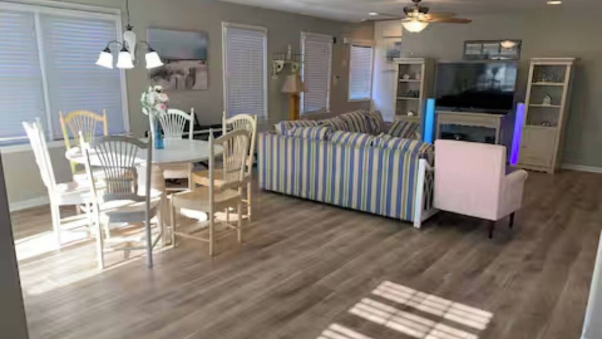 Wildwood Condo | beautiful condo only 1.5 block to boardwalk