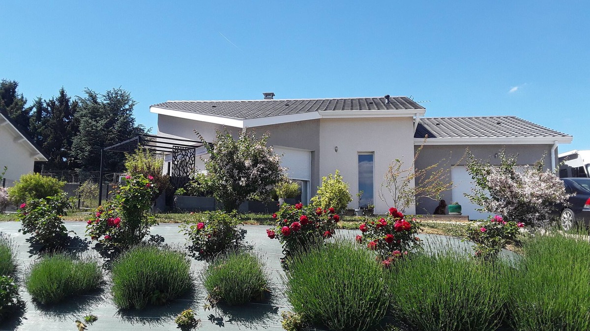 Yssingeaux House | Beautiful contemporary in the countryside. Quiet, wooded, fenced. Good air.