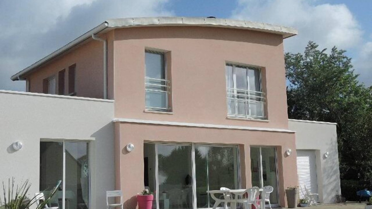Saint-Marine Villa | Beautiful contemporary villa with garden.